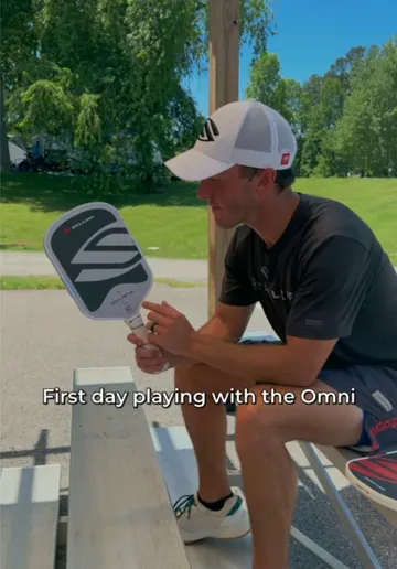 Selkirk Sport post: a player holding the OMNI paddle with the text First day playing with the Omni, 274 views against 167,283 weekly searches