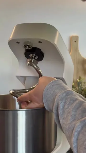 Cover frame of Ooni's high-hydration focaccia dough video