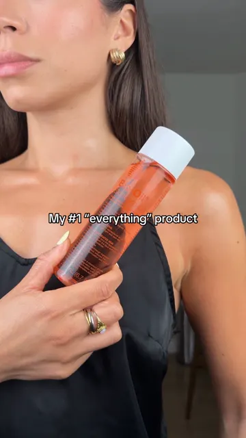 Bio-Oil USA photo post: a woman holding the bottle with the text My number 1 everything product, one of 12 ad posts published on 1 October